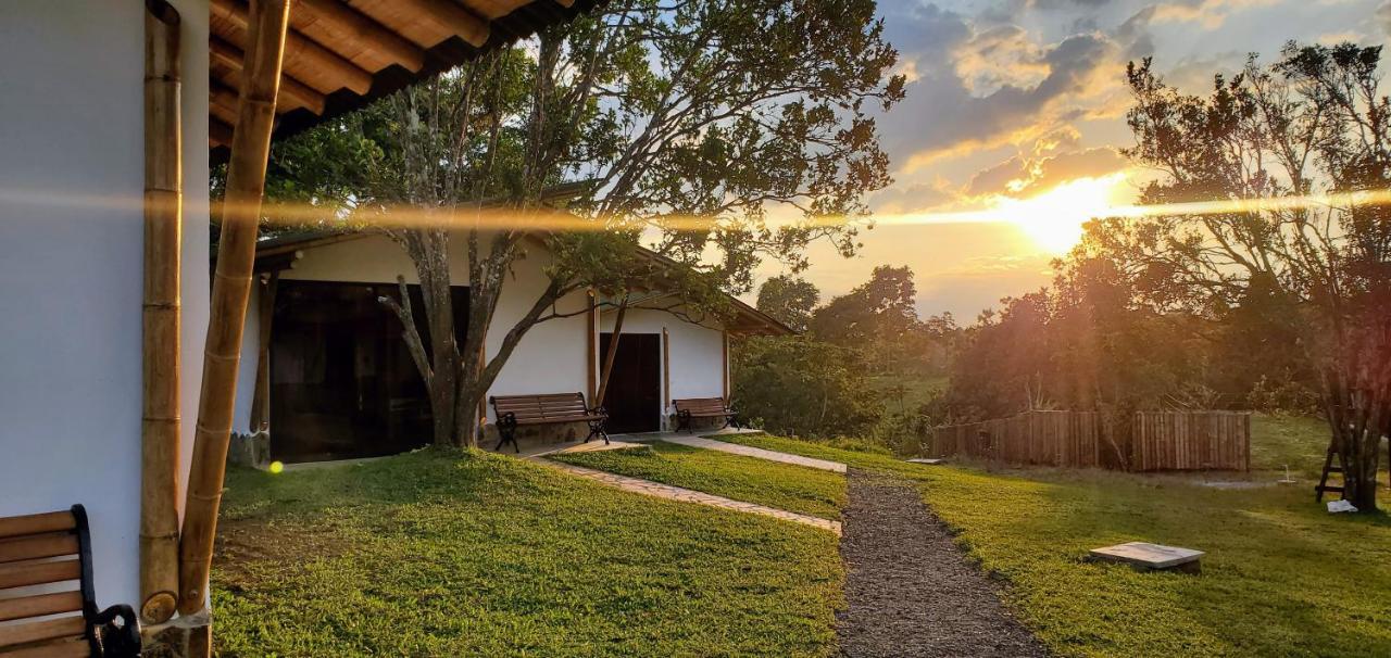 Ecohotel Alma Calarcá Exteriör bild