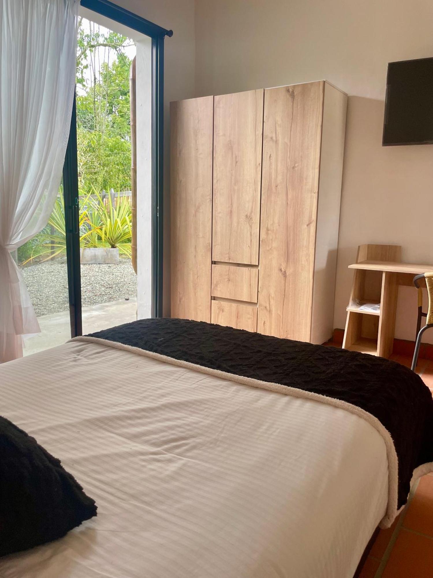 Ecohotel Alma Calarcá Exteriör bild